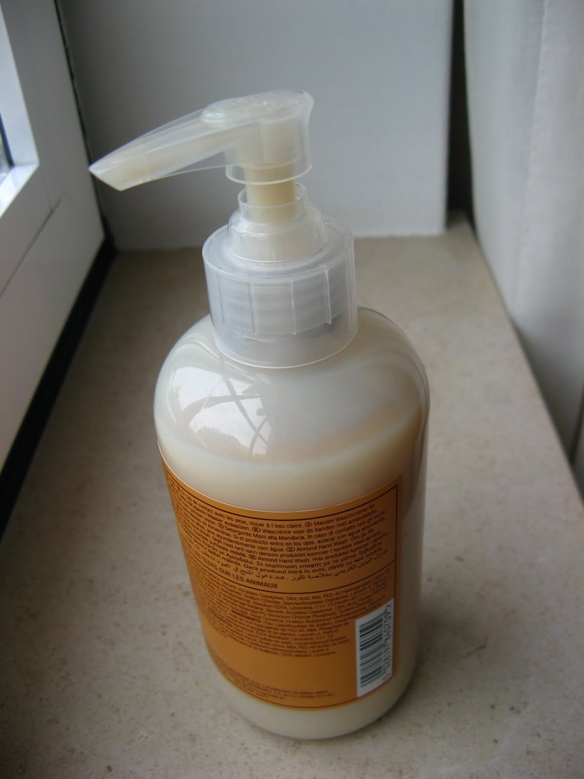 Body Shop Mania Almond Oil Conditioning Hand Wash