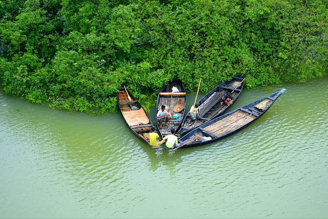 Bangladesh natural picture in nice Boat and people.
