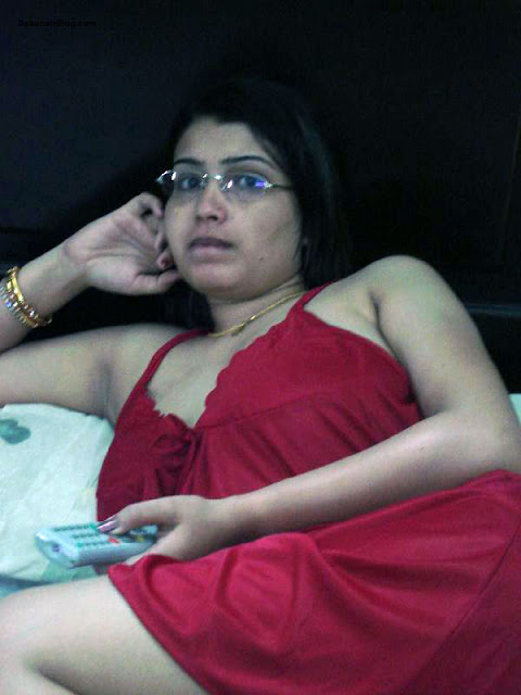Pics and galleries Indian sex mms video clips