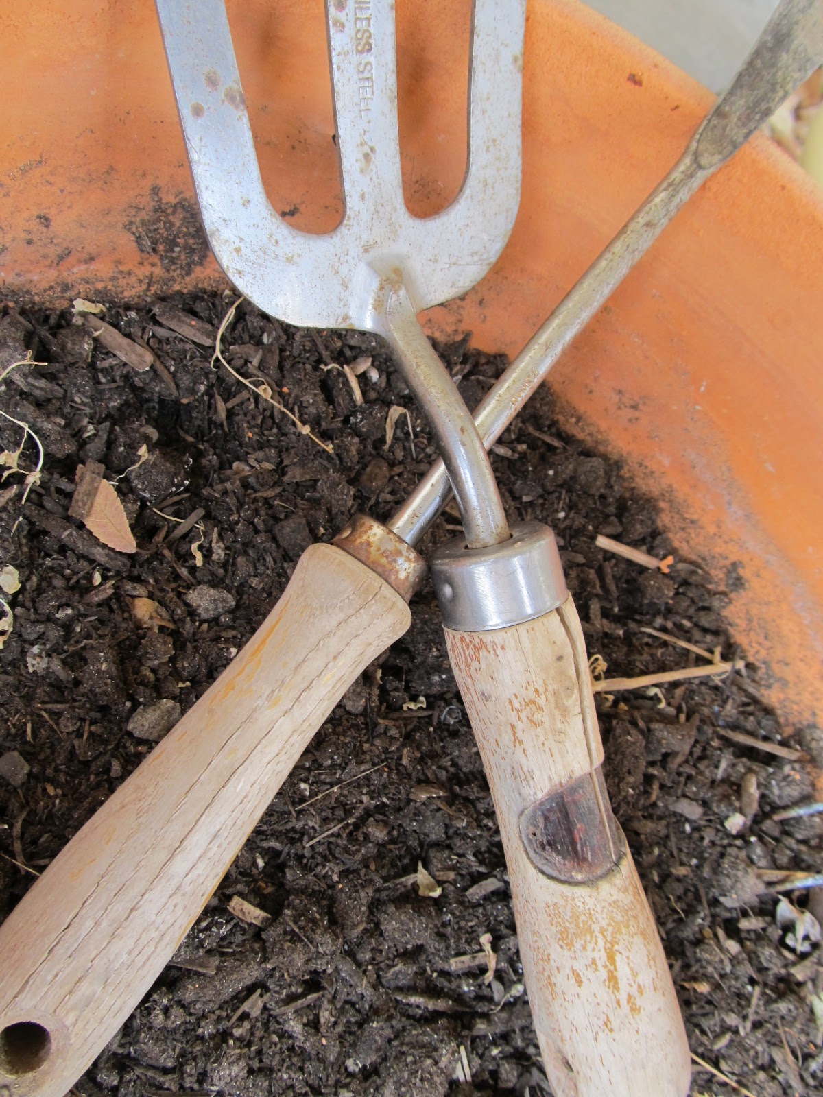 Idea Bottle Gardening tools Fix Up!