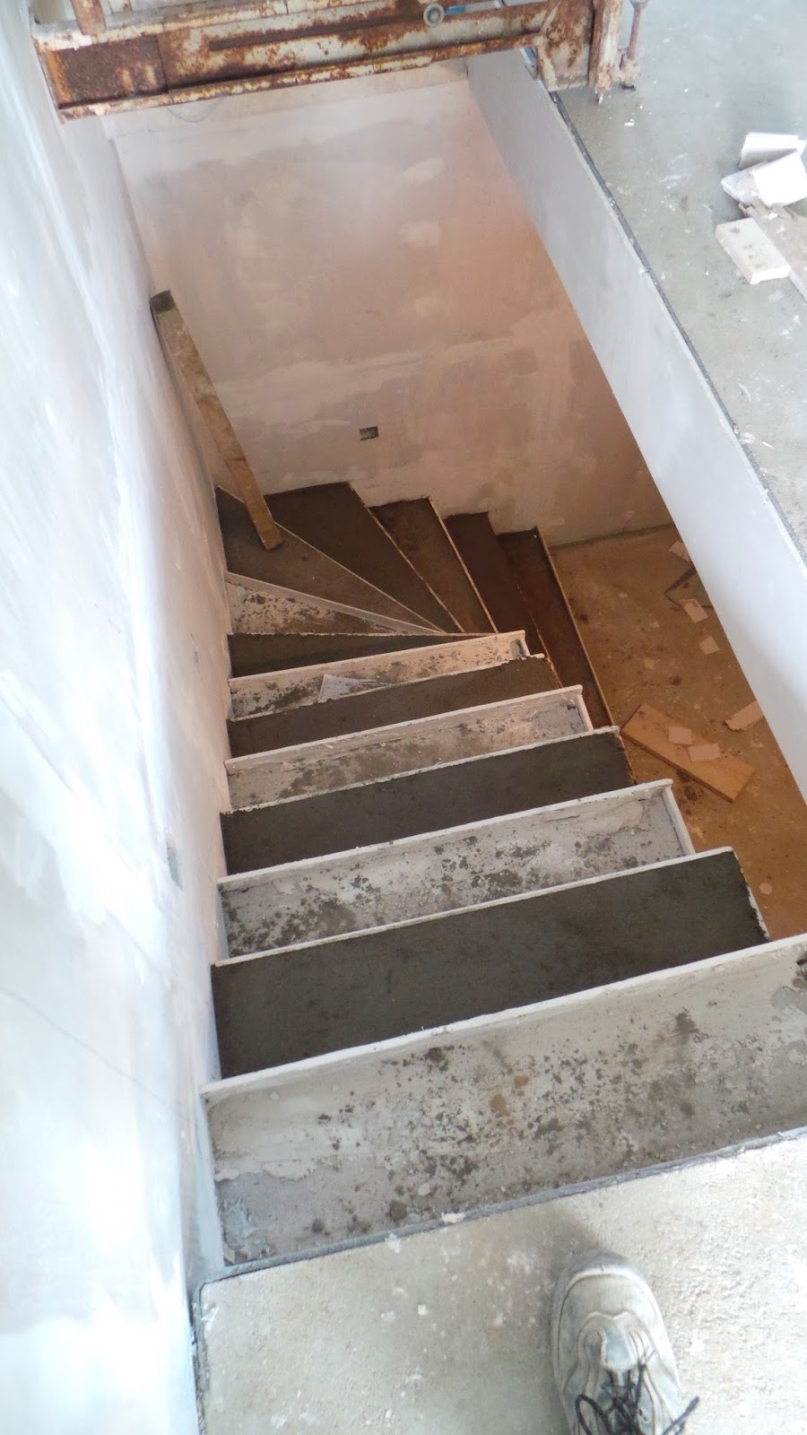 Keksdose - wir bauen ein (Pro)Haus: Ausbau der Kellertreppe