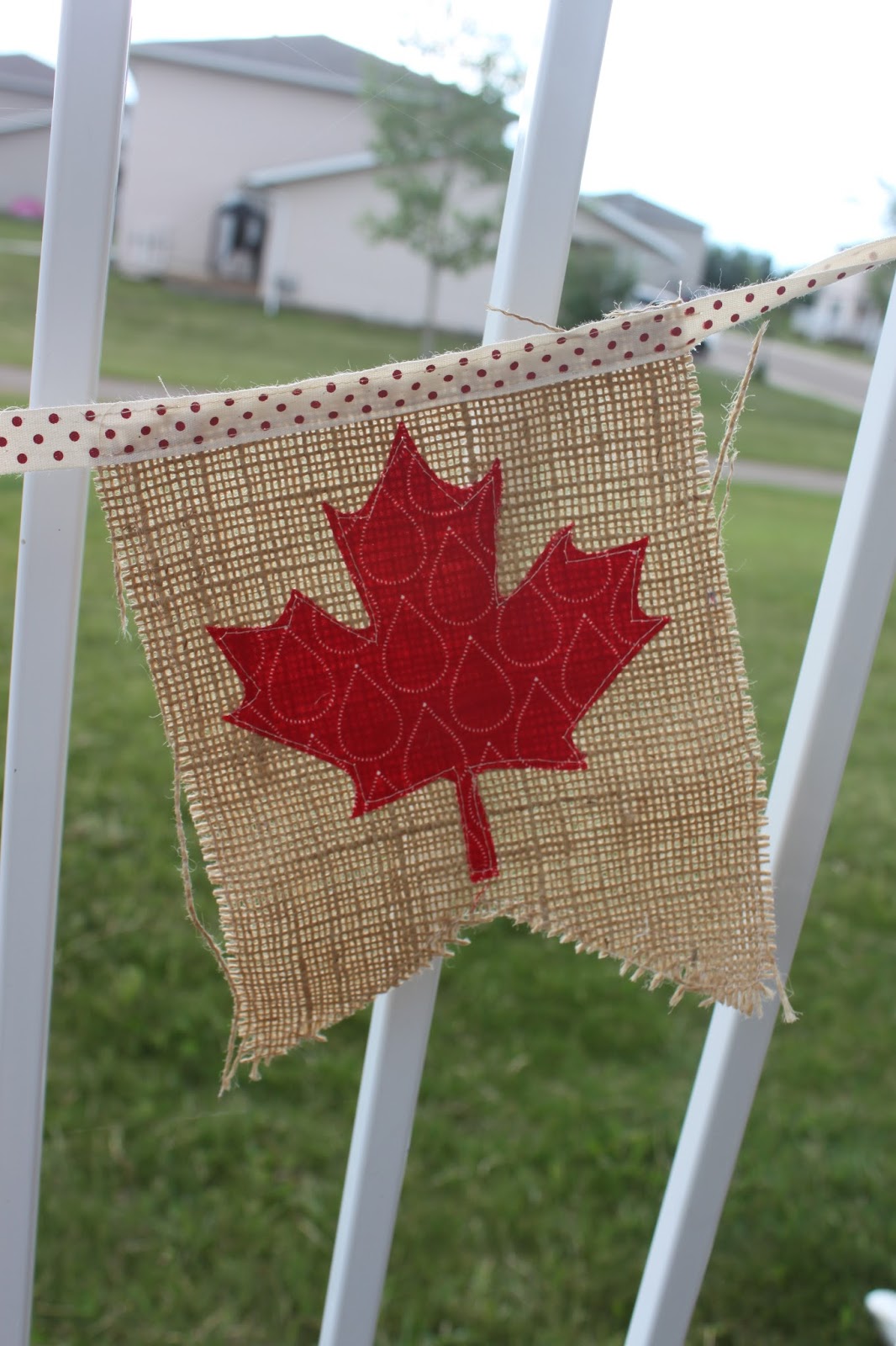 Daydreams of Quilts Canada Day Flag Bunting Tutorial