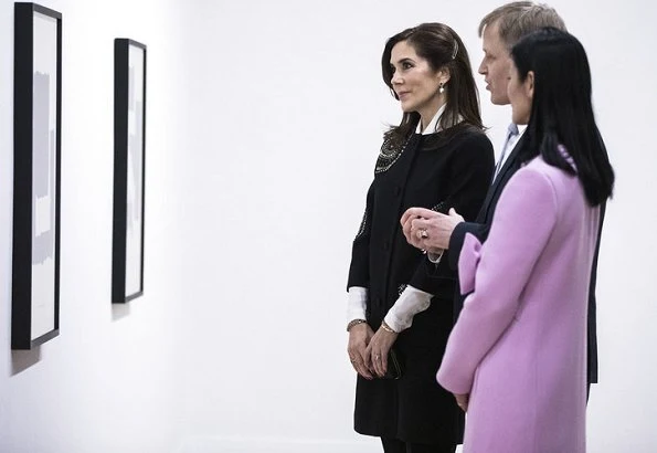 At the opening night, Crown Princess Mary wore a YDE Coat from Spring Summer 2016 Collection. Denmark and South Korea