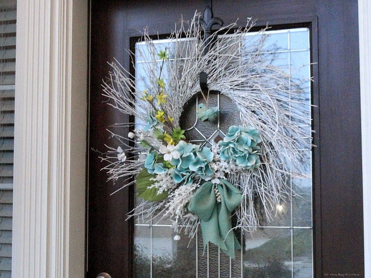 Our Home Away From Home: A BIT OF OUTDOOR SPRING DECOR