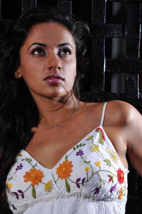 Sri Lankan Popular Actress Udari Warnakulasuriya Latest Photoes ~ The Universe Of Actress