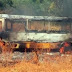 BAHIA / Ônibus escolar que transportava crianças pega fogo na Bahia