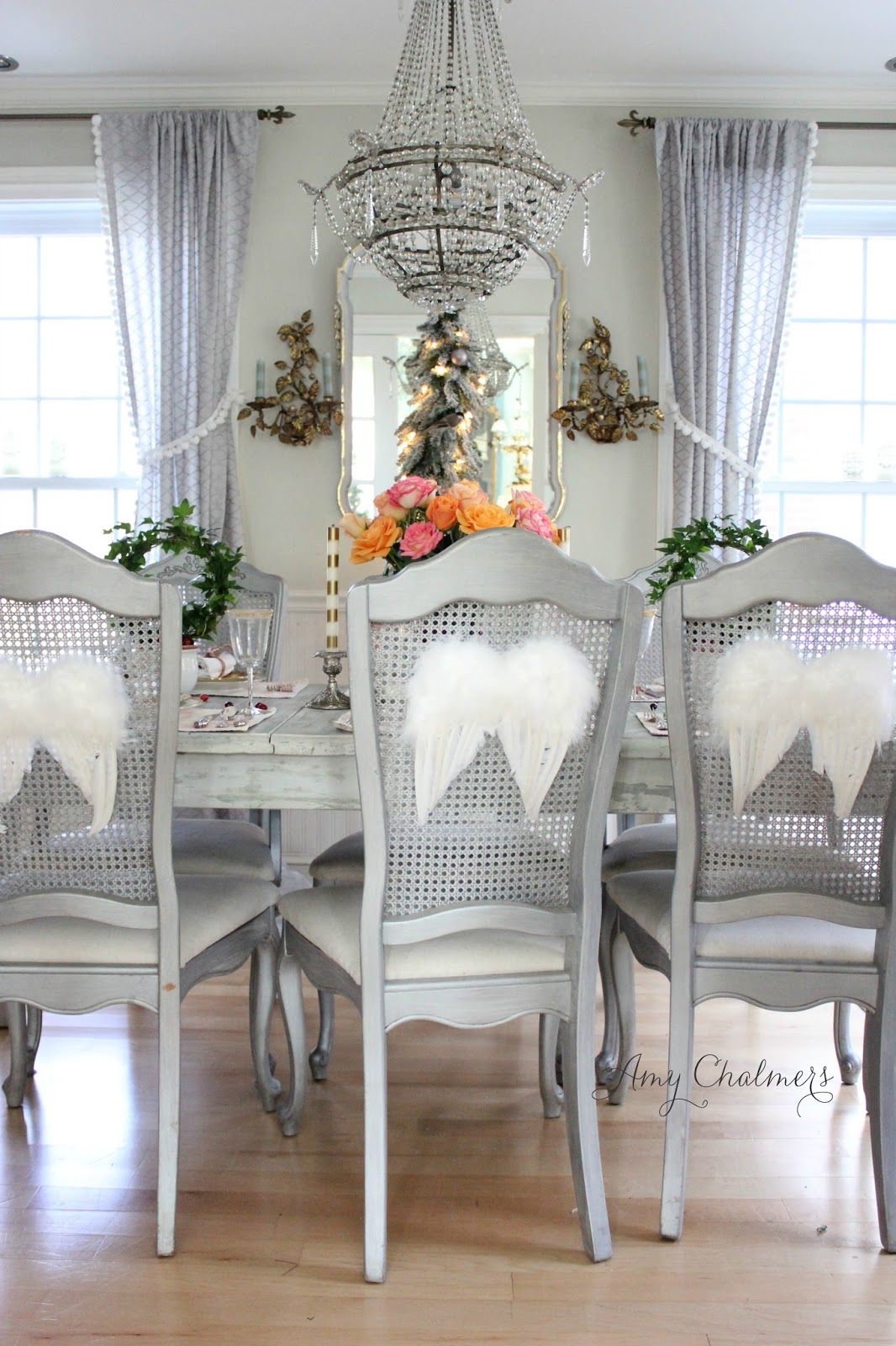 Maison Decor A Gilded Pink Toile Christmas Table