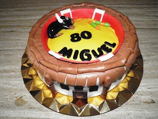 PASTELES PERSONALIZADOS FONDANT MAITEYOL MOLINS DE REI BAIX LLOBREGAT  PLAZA DE TOROS