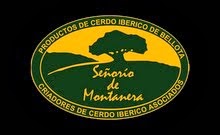   Señorío de Montanera, sociedad dedicada a la elaboración de productos de cerdo ibérico puros alimentados con bellota.