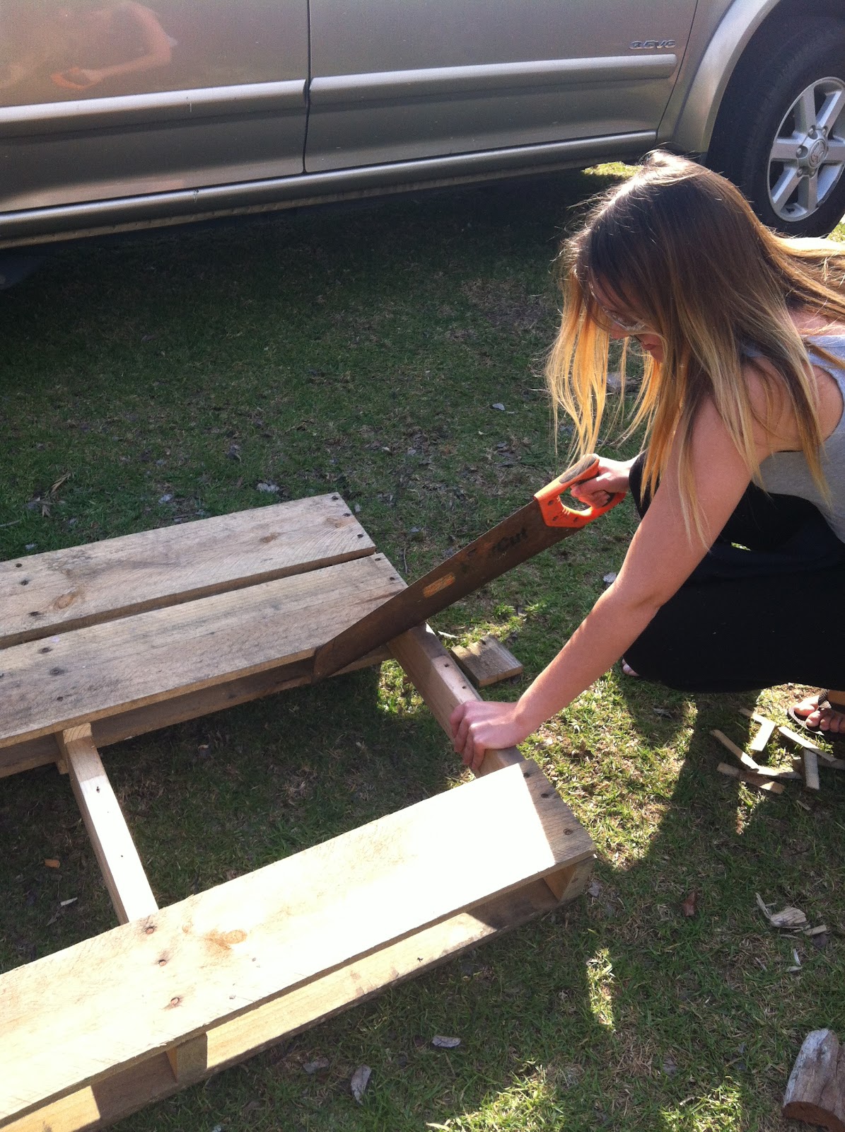 Sustainable living DIY pallet bench seat. step by step process.