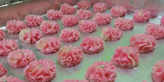 Resep Kue Kering Semprit Mawar Merah Strawberry