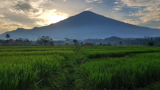 Pesona Gunung Ciremai Kuningan Jawa Barat - Paket Wisata