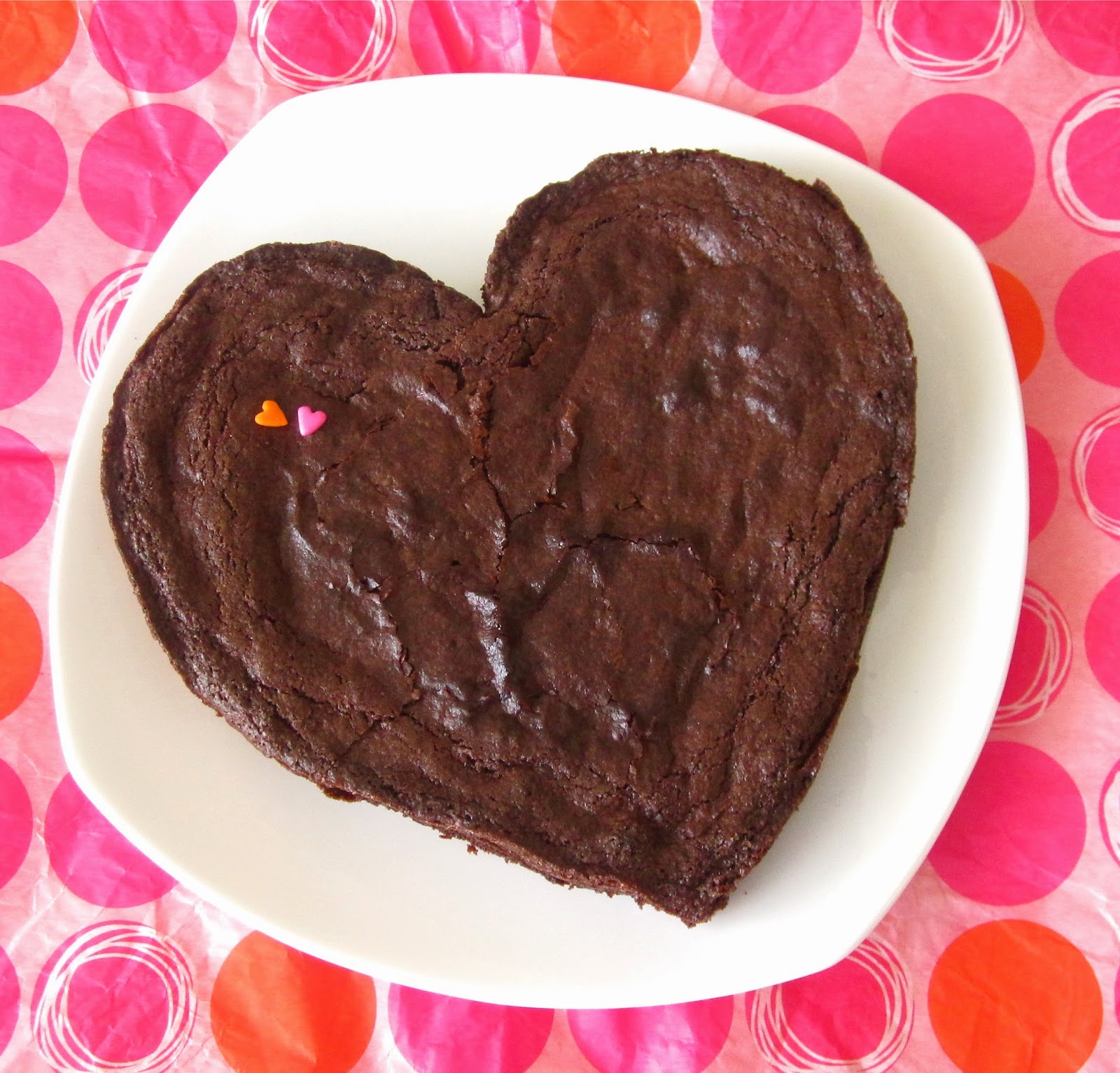 {VIDEO} DIY Disposable Baking Pans (heart shaped foil pans, parchment