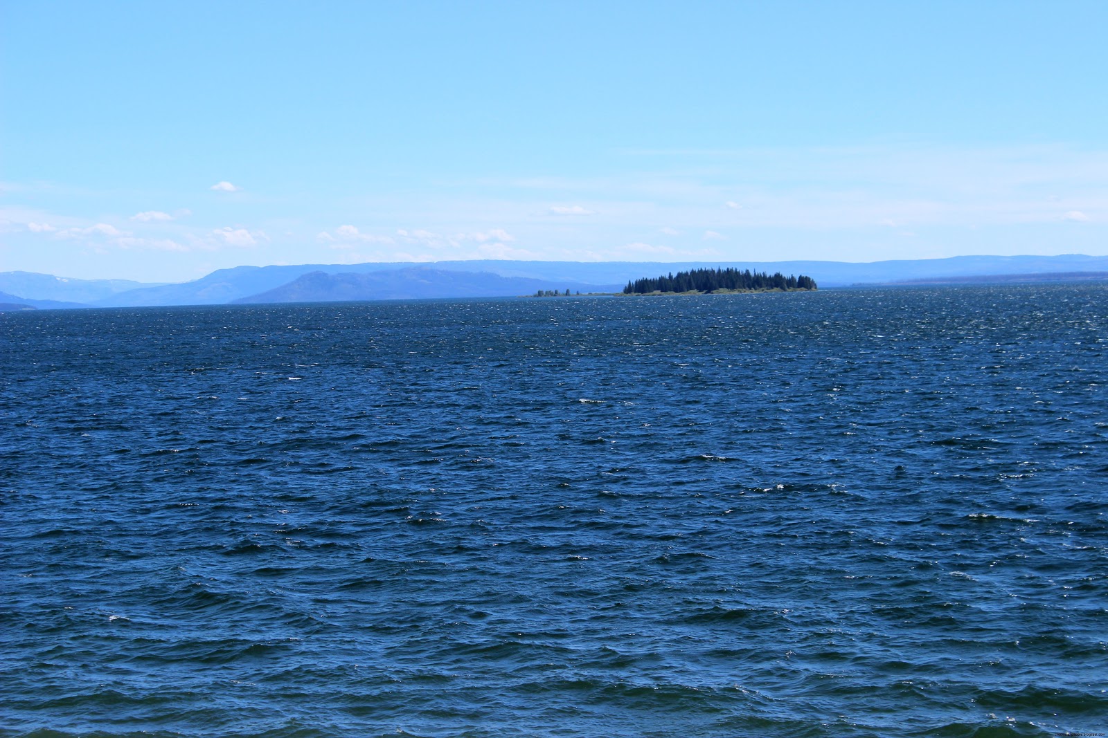 Description 2014 Yellowstone Lake 07