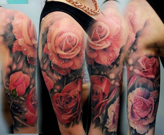 chicas con tatuajes de rosas de diferentes colores