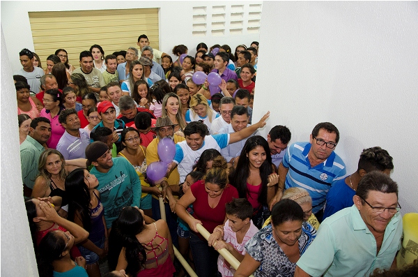 Prefeitura de Cocal inaugura Centro Comercial e praça - Imagem 20