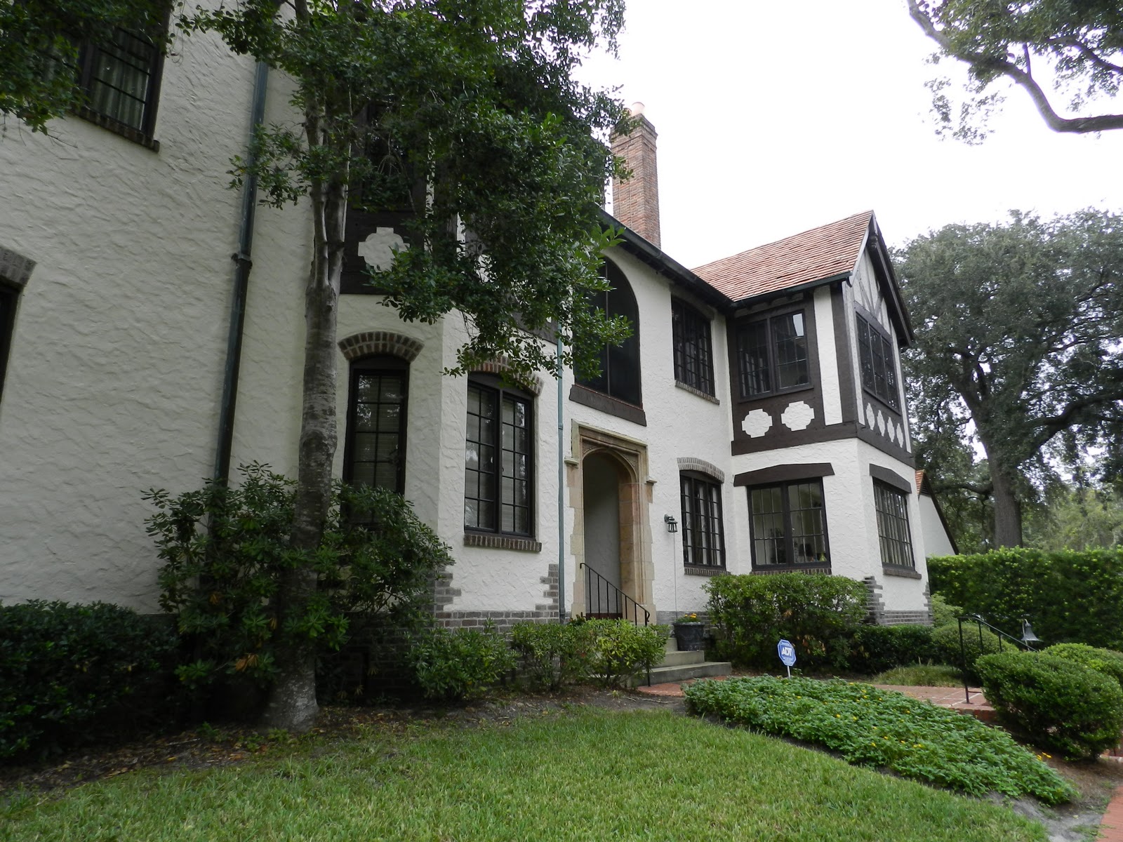 Mike's Historic Buildings Haddon Hall Apartments