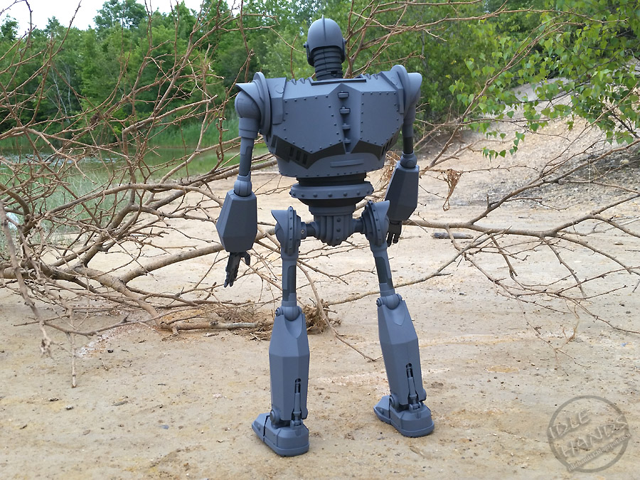 Idle Hands: Eye Candy: Mondo's Iron Giant Deluxe Action Figure