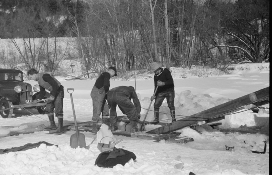 Vintage Photographs Capture the Ice Cutting Process on the Ottauquechee