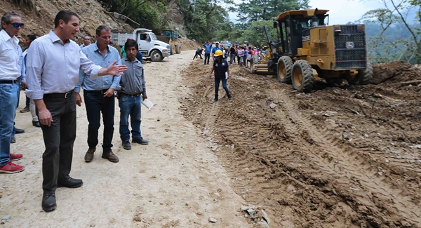 RMV supervisó la carretera que conecta a Tlatlauquitepec con Mazatepec