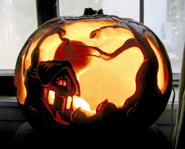 creativity-has-no-limits-extreme-pumpkin-carving