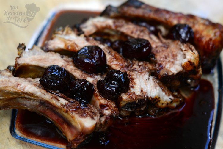 Costillas de cerdo con salsa de picotas y vino moscatel 04