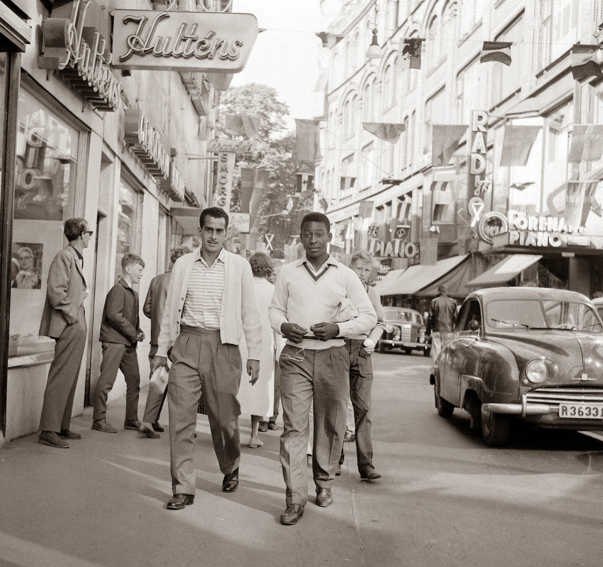 A 17 year-old Pele on a street of Sweden before the 1958 World Cup color