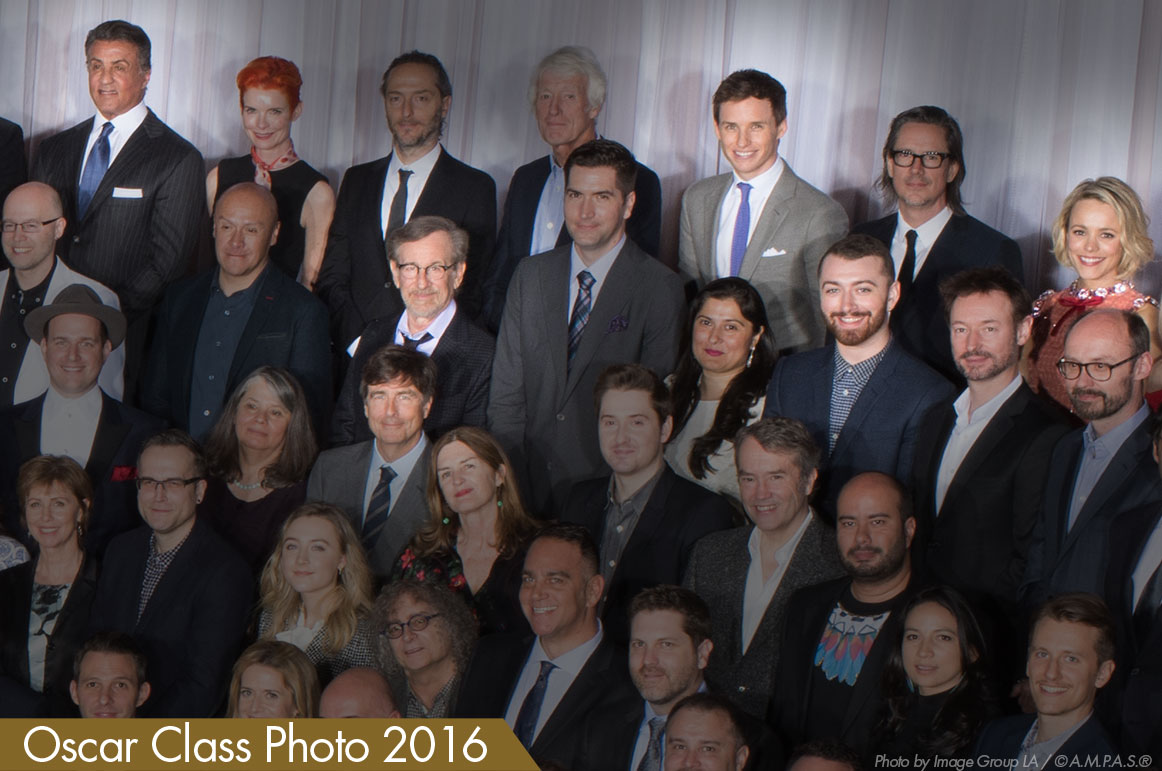 Fotos de los personajes - Página 3 Oscars2016_ClassPhoto_Stallone-Spielberg-Redmayne-Smith-McAdams