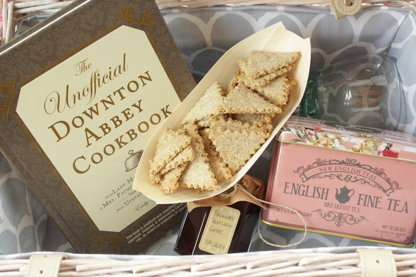 Mrs. Patmore’s Rosemary Oat Crackers Küchenliebelei