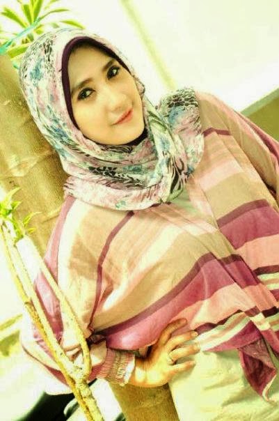 Gadis Montok Berjilbab Mantan Foto Model Dewasa (HOT) | Japanese