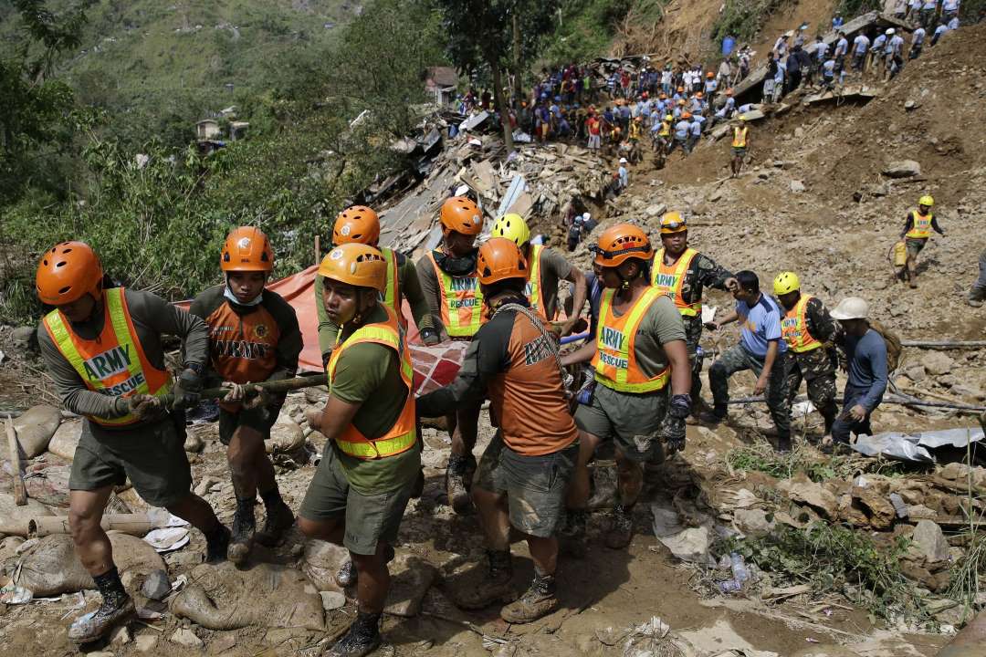 Passagem de tufão pelas Filipinas pode ter deixado mais de 100 mortos; vídeos