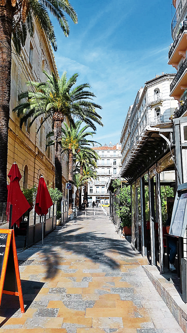 Ein Spaziergang durch die Altstadt von Toulon (Reisebericht im Rahmen einer Kreuzfahrt mit der Mein Schiff 5 von Tui Cruises) | Arthurs Tochter kocht. Der Blog für food, wine, travel & love