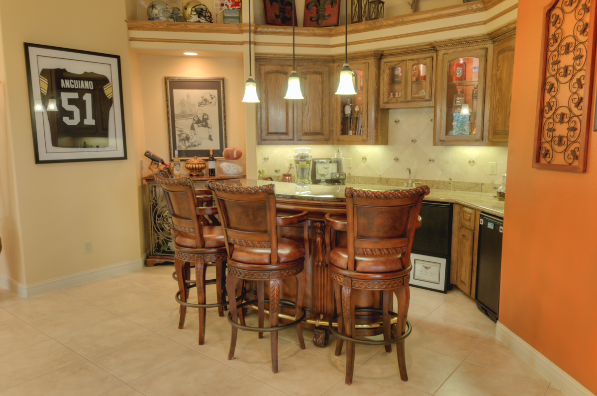 Monica Benavides Realtor