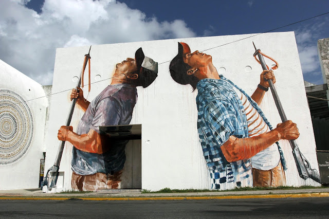 After bringing you some exclusive images a few days ago, Fintan Magee has now wrapped up his piece for PangeaSeed and SeaWalls in Cozumel, Mexico.