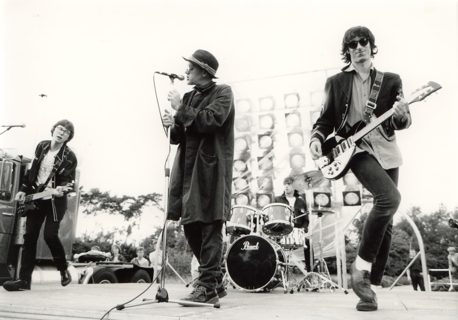 Essaye ! Essaye toujours. R.E.M Live 1985 (1h35 Complete)