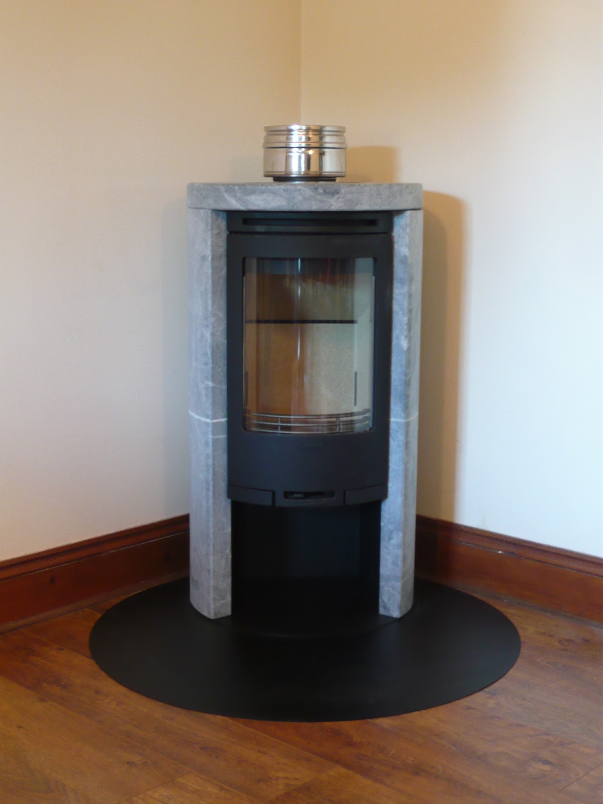 Redwood Stoves Ltd Cornwall CONTURA 520T Soapstone sides and Top