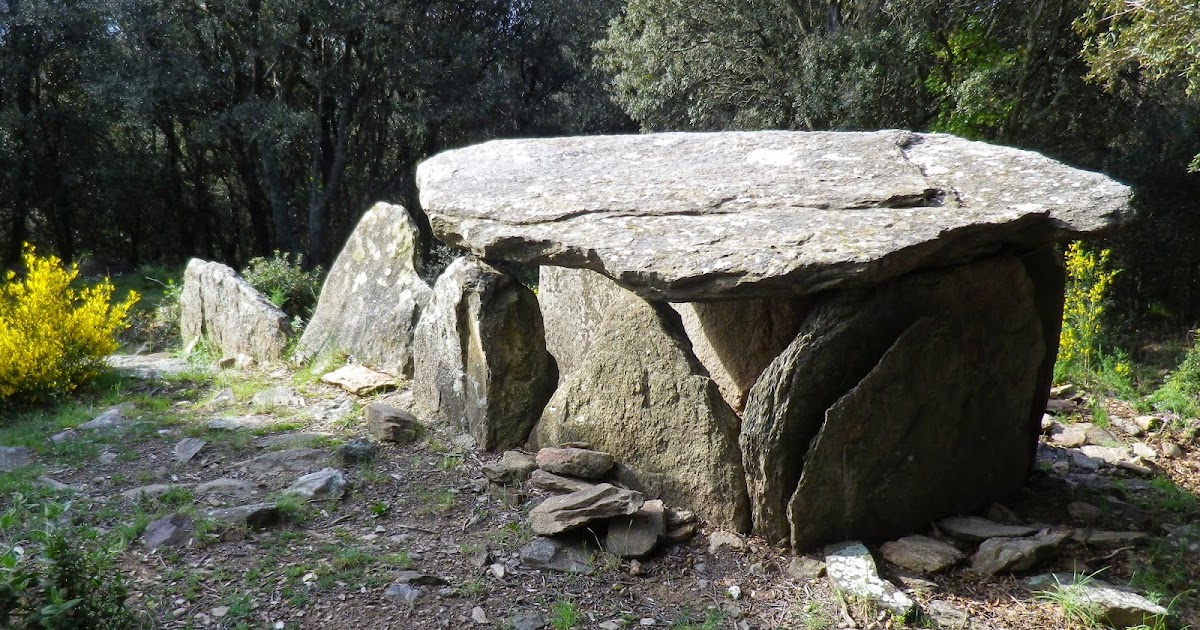 Dòlmens i Menhirs Pilar Dolmen de la Balma de Na Cristiana