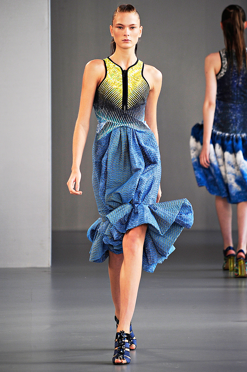 Fashion & Designs Fashion By Design