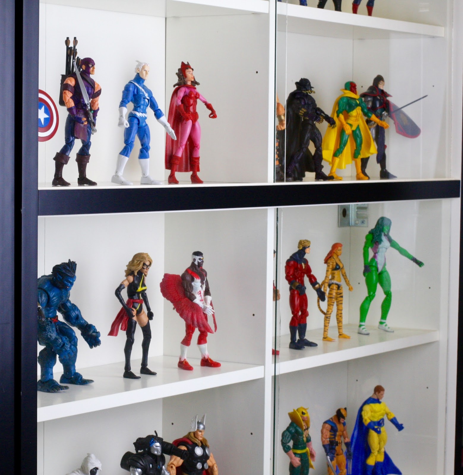 GEEK DIY BAM! SLIDING GLASS DOOR ACTION FIGURE DISPLAY CASE DIY