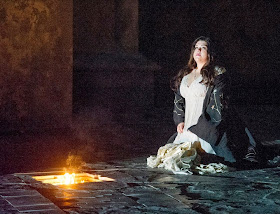 Leah Crocetto in act four of Verdi's Otello at English National Opera - photo Alastair Muir