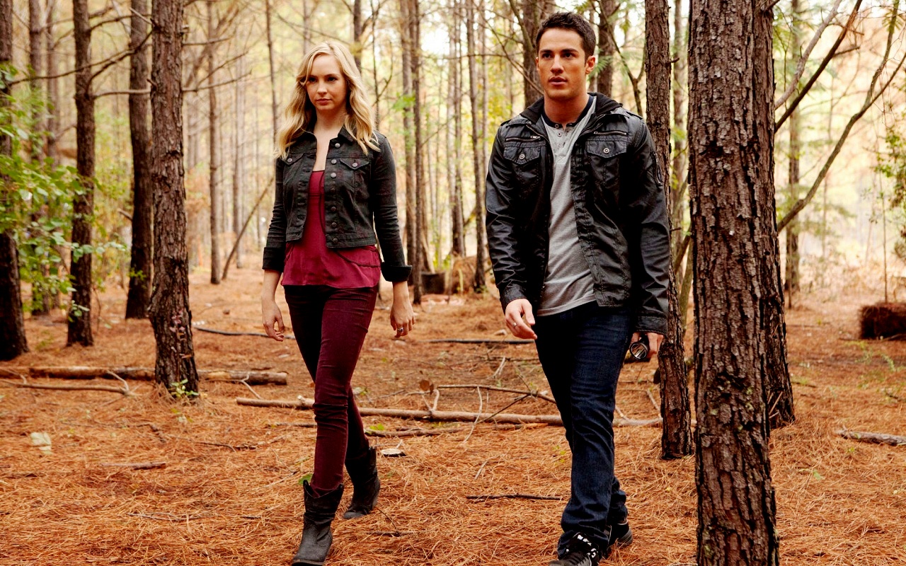 The Vampire Diaries: Tyler y Caroline (TV) ~ El Torreón de Hika
