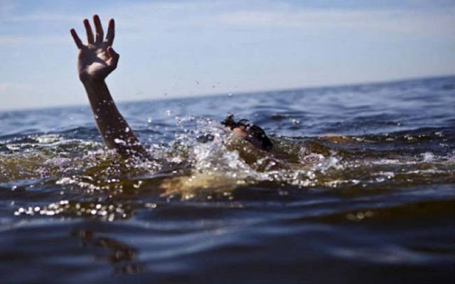 إنقاذ عشرات المهاجرين السوريين بعد تعرض مركب للغرق قبالة الشاطئ اللبناني,صور