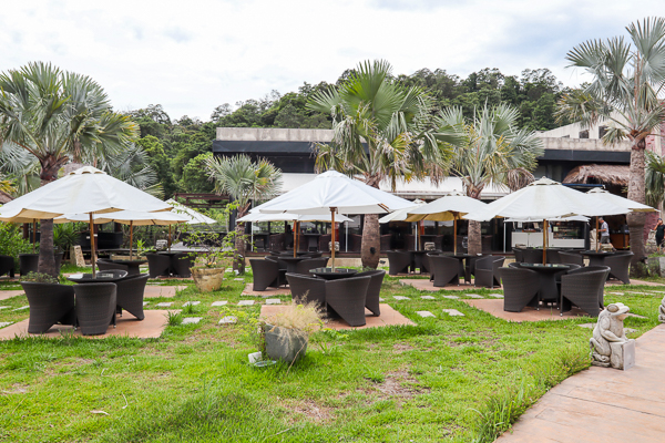 新竹莫內咖啡竹東店南洋峇里島景觀庭園，浪漫台三線重機休息站