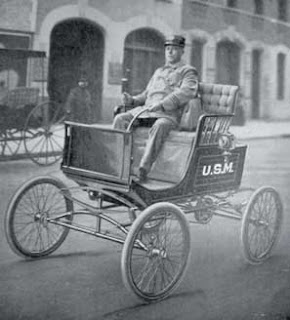 A horseless carriage used to deliver the US mail.