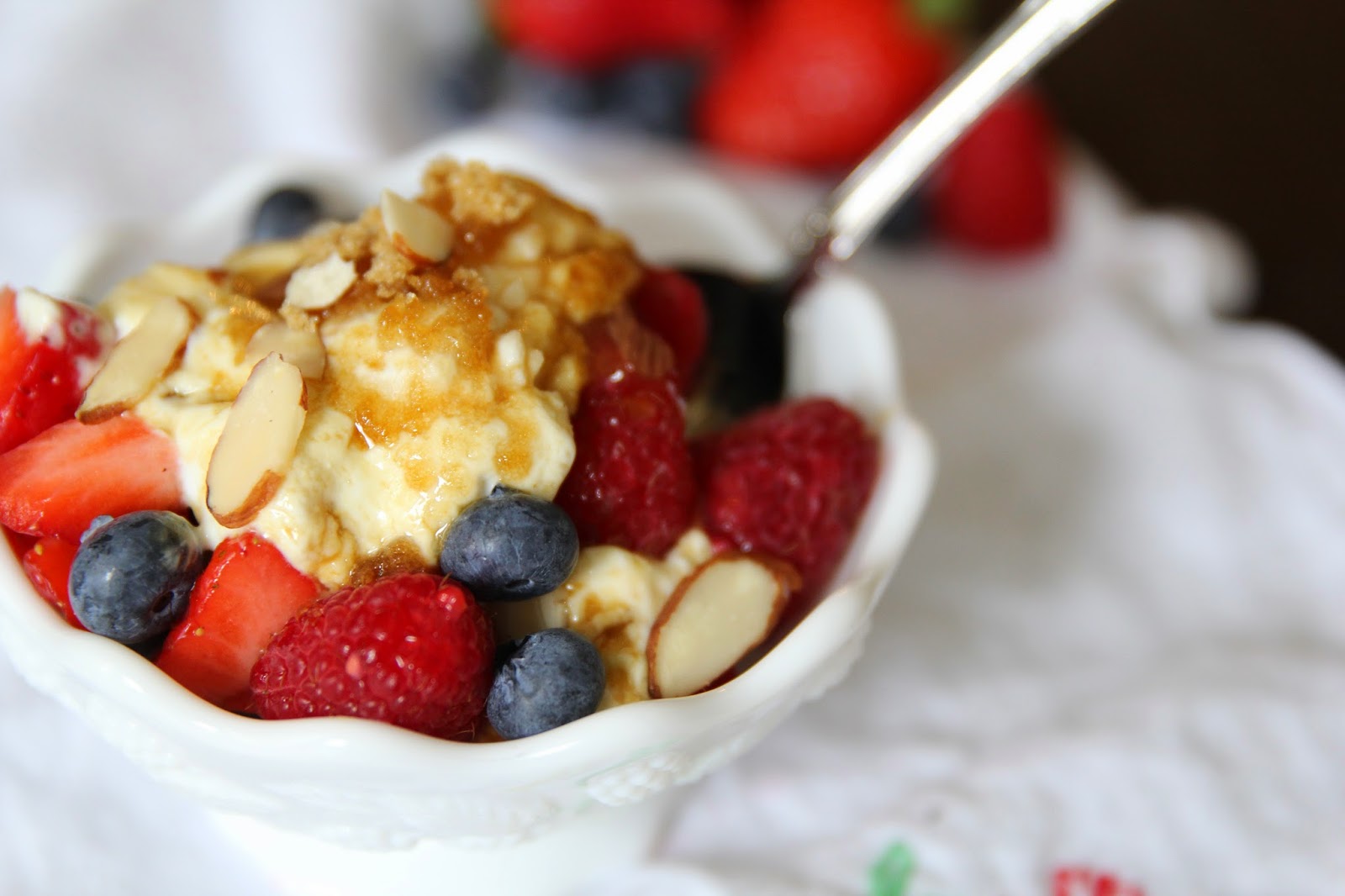 Little Magnolia Kitchen BEST YOGURT PARFAIT EVER