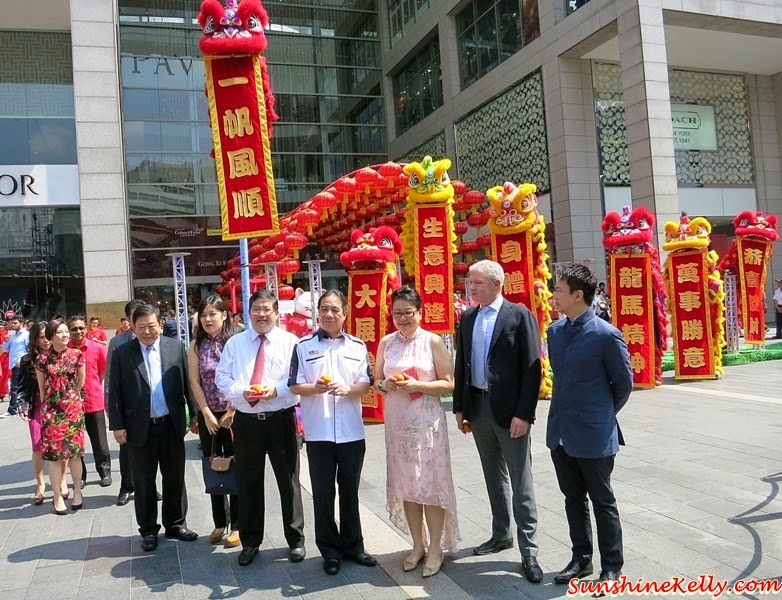 CNY 2015, Peak of Prosperity, Pavilion Kuala Lumpur, Golden Goat, Canopy of Prosperity, Grand Floral Garden, Biggest Goat Replica, Malaysian Book of Records, LED Peonies, Spanish Steps, Grand Lou Sang