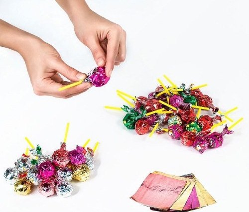 Hadiah Unik di Pohon Natal Hadiah Unik di Pohon Natal