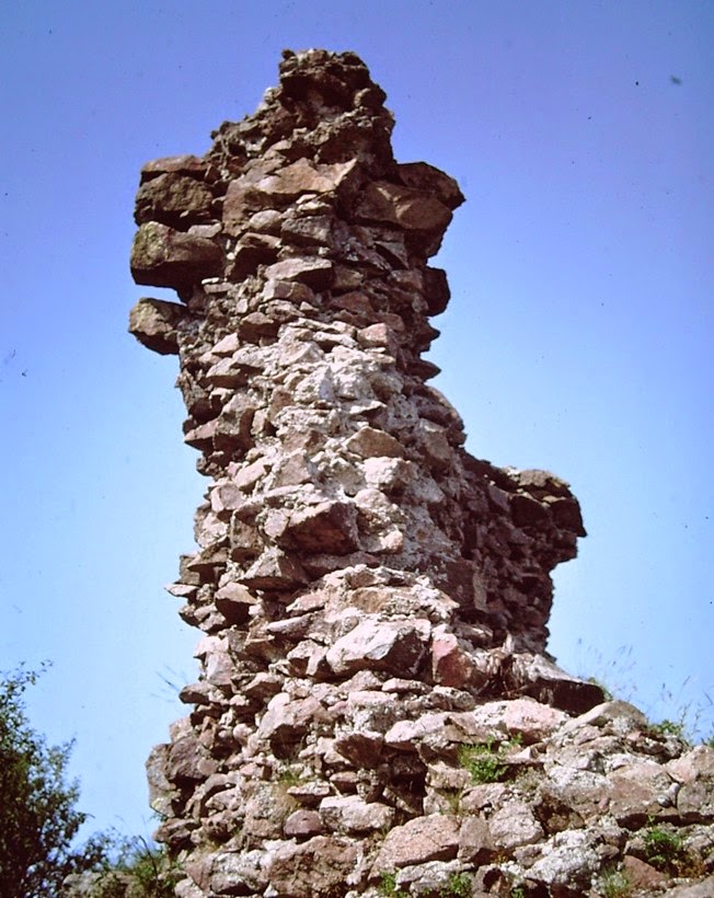 Châteauxforts, abbayes, monuments antiques et personnages historiques