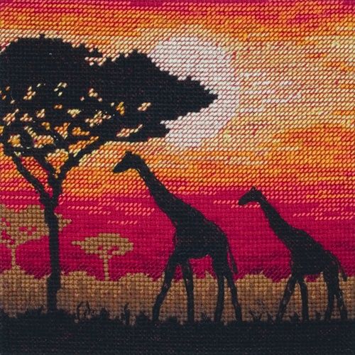 Maia Giraffe Silhouette