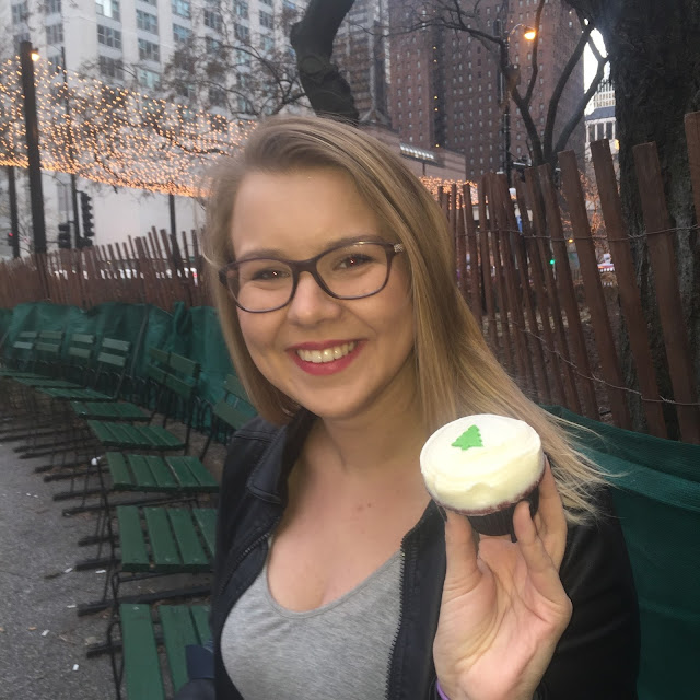 Casey Shan EXPLORING CHICAGO SPRINKLES CUPCAKE ATM